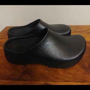 Birkies Black Clogs